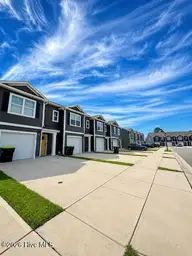 3222 Lobelia Lane, Leland, NC 28451 — 3-bedroom townhome in Grayson Park, Leland, NC, photo 2 of 30