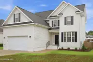 3717 Ashcroft Drive, Winterville, NC 28590 — 4-bedroom home in Bedford Village, Winterville, NC, photo 4 of 54: 4-web-or-mls-IMG_0003 (1)