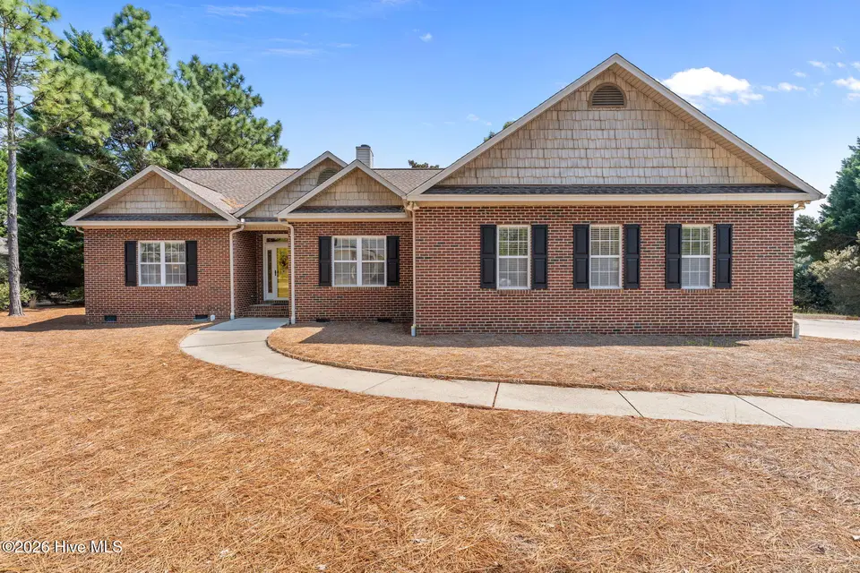 8 Hialeah Place, Pinehurst, NC 28374 — 3-bedroom home in Unit 8, Pinehurst, NC, photo 1 of 43
