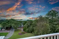 6428 Shinn Creek Lane, Wilmington, NC 28409 — 5-bedroom home in Shinn Point, Wilmington, NC, photo 4 of 67