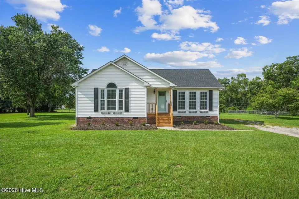 118 Murphy Drive, Archer Lodge, NC 27527 — 3-bedroom home in Green Acres, Archer Lodge, NC, photo 1 of 28: Front of Home