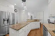 900 Chesapeake Place, Greenville, NC 27858 — 4-bedroom home in Bedford, Greenville, NC, photo 9 of 49: Kitchen