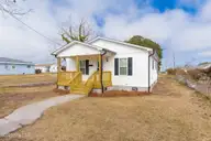 1306 Fisher Street, Morehead City, NC 28557 — 3-bedroom home in Morehead City, Morehead City, NC, photo 4 of 40