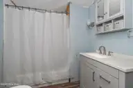 670 Calabash Road NW, Calabash, NC 28467 — 3-bedroom manufactured home, Calabash, NC, photo 18 of 28: Bathroom