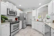 242 Bobbys Drive, Newport, NC 28570 — 3-bedroom home in Deer Park, Newport, NC, photo 8 of 38: Kitchen