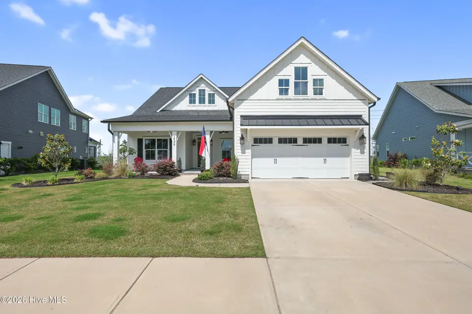 2548 Lakeside Circle, Wilmington, NC 28401 — 4-bedroom home in Hanover Lakes, Wilmington, NC, photo 1 of 37: Front