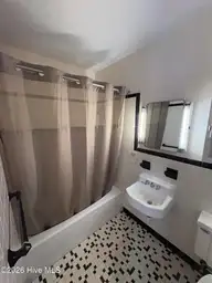 802 Forest Hill Circle, Greenville, NC 27858 — 3-bedroom home in University, Greenville, NC, photo 23 of 31: Bathroom 3 1
