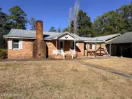 19 Wilkins Road, Belhaven, NC 27810 — 4-bedroom home, Belhaven, NC, photo 14 of 61: 15 Right Side of House
