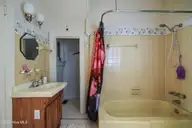 606 W Colonial Avenue, Elizabeth City, NC 27909 — 3-bedroom home, Elizabeth City, NC, photo 17 of 43: DSC_1380-2