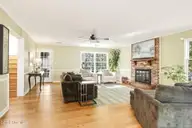 121 Gull Harbor Drive, Newport, NC 28570 — 4-bedroom waterfront home in Gull Harbor, Newport, NC, photo 12 of 58: Living Room