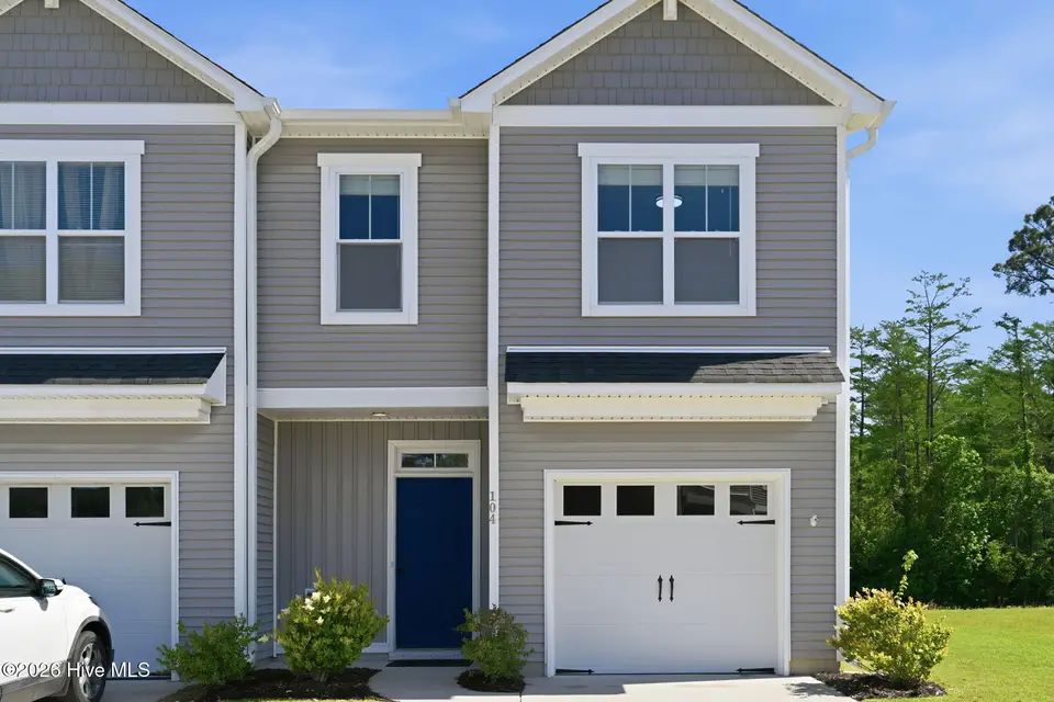 104 Aspen Road, Hampstead, NC 28443 — 3-bedroom townhome in Cypress Grove, Hampstead, NC, photo 1 of 48: 1-web-or-mls-01