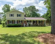 1002 Karen Drive, New Bern, NC 28562 — 3-bedroom home, New Bern, NC, photo 5 of 56: 1002 Karen Drive, New Bern, NC 28562