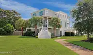 141 Cove Side Lane, Hampstead, NC 28443 — 4-bedroom waterfront home in Pelican Sound, Hampstead, NC, photo 2 of 56