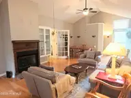 111 Canebrake Drive, New Bern, NC 28562 — 2-bedroom waterfront home in River Bend, New Bern, NC, photo 8 of 44