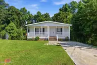 307 Shipmans Pike, Jacksonville, NC 28546 — 3-bedroom manufactured home in Maynard Manor, Jacksonville, NC, photo 3 of 26