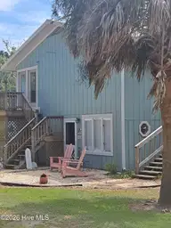 316 Pettiford Road, Peletier, NC 28584 — 2-bedroom waterfront home in Pettiford Point, Peletier, NC, photo 1 of 38: Houston Entryway