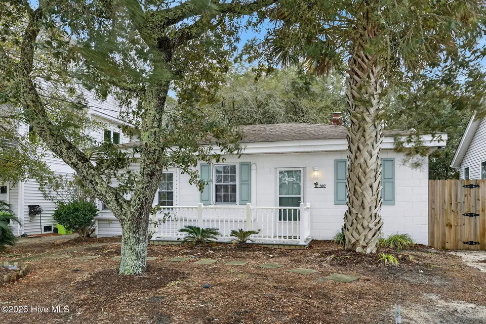 307 Fayetteville Avenue, Carolina Beach, NC 28428 — 2-bedroom home, Carolina Beach, NC, photo 1 of 38: 307FayettevilleAvenue-3
