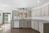 833 Pelican Drive, New Bern, NC 28560 — 3-bedroom waterfront home in Fairfield Harbour, New Bern, NC, photo 11 of 44: Kitchen