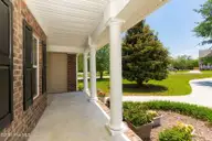 232 E Ivybridge Drive, Hubert, NC 28539 — 4-bedroom waterfront home in Kingsbridge II, Hubert, NC, photo 3 of 63: 5-web-or-mls-chadwick-visuals-232-e-ivey