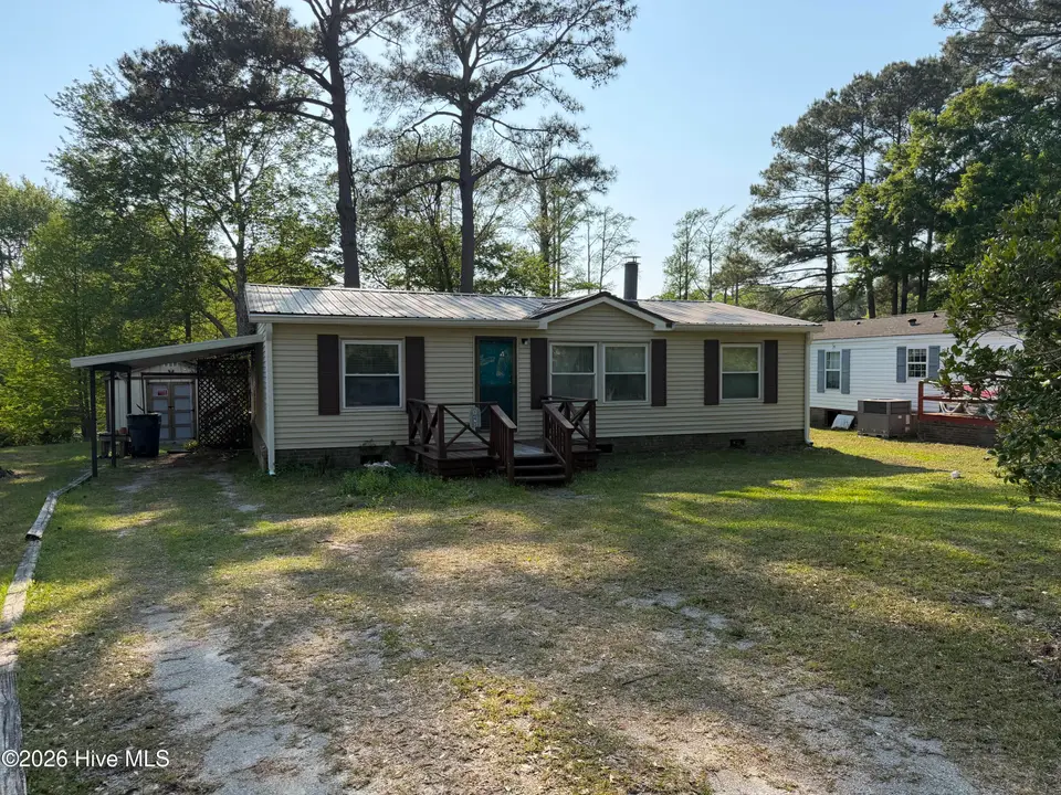 245 Lake Drive SW, Supply, NC 28462 — 3-bedroom waterfront manufactured home in Riverside, Supply, NC, photo 1 of 27: IMG_0480