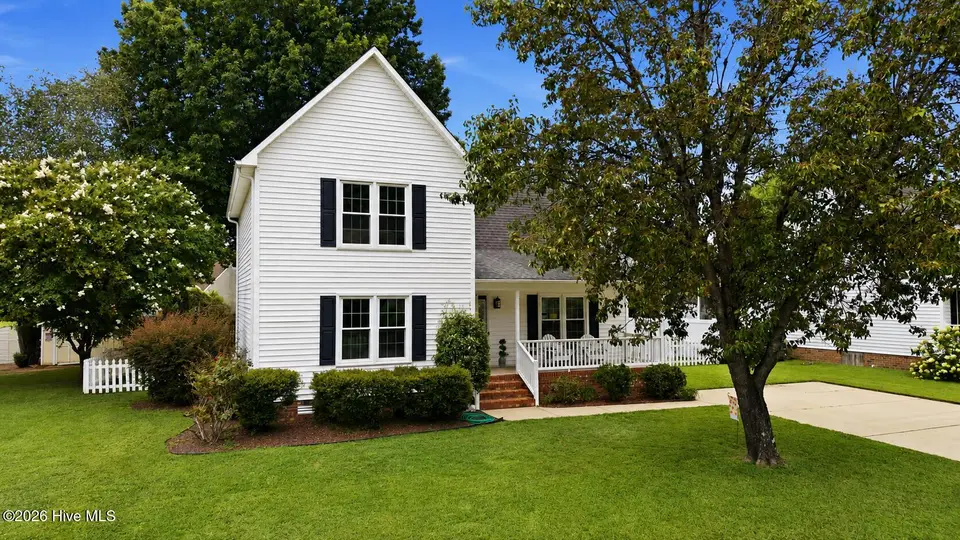 724 Winterfield Drive, Winterville, NC 28590 — 3-bedroom home in Winterfield, Winterville, NC, photo 1 of 36: Front