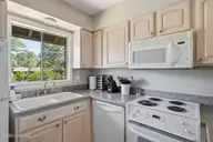 800 Saint Andrews Drive # 275, Pinehurst, NC 28374 — 2-bedroom condo in Linville Garden, Pinehurst, NC, photo 10 of 27: 10_DSC08533