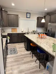 7218 Canal Drive, Emerald Isle, NC 28594 — 4-bedroom waterfront home in Archers Point, Emerald Isle, NC, photo 5 of 40: IMG_2581