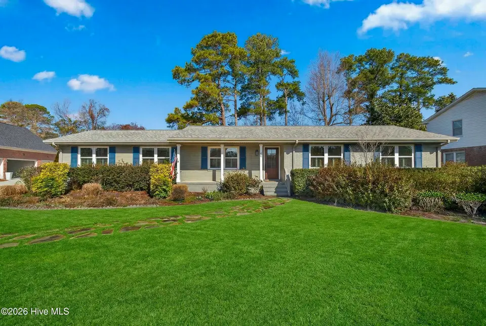 225 Tanbridge Road, Wilmington, NC 28405 — 3-bedroom home in Windemere, Wilmington, NC, photo 1 of 47: 225TanbridgeRoad-2_Grass