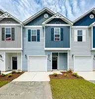 218 Crab Claw Spit Lane, Jacksonville, NC 28546 — 3-bedroom townhome in Towne Pointe, Jacksonville, NC, photo 1 of 43: IMG-1462-jpg