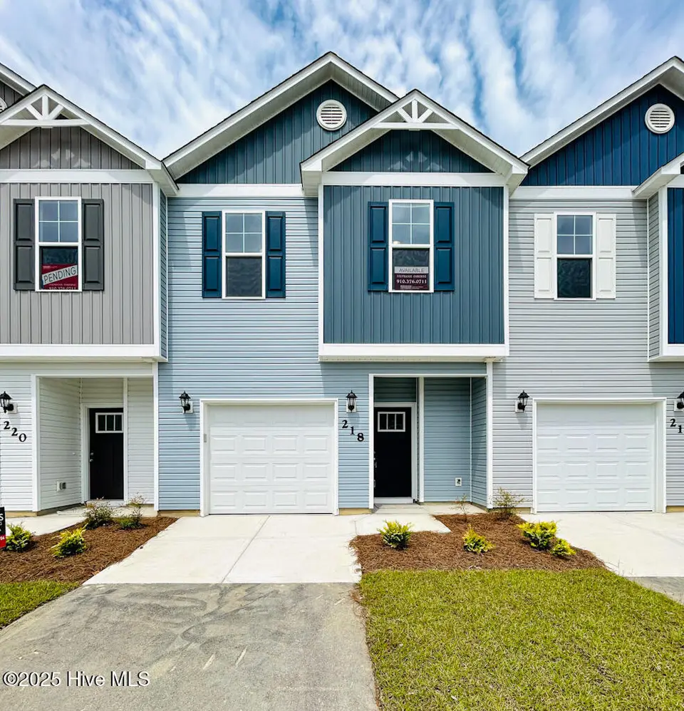218 Crab Claw Spit Lane, Jacksonville, NC 28546 — 3-bedroom townhome in Towne Pointe, Jacksonville, NC, photo 1 of 43: IMG-1462-jpg