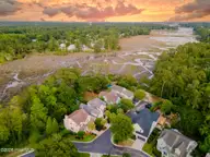 1043 Headwater Cove Lane, Wilmington, NC 28403 — 3-bedroom waterfront home in Headwater Cove, Wilmington, NC, photo 2 of 71: images-90