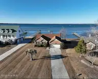 615 Willbrook Circle, Sneads Ferry, NC 28460 — 3-bedroom waterfront home in New River Plantation, Sneads Ferry, NC, photo 2 of 48: 615 Willbrook Circle