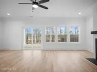 293 E Ivybridge Drive, Hubert, NC 28539 — 4-bedroom waterfront home in Kingsbridge II, Hubert, NC, photo 10 of 51: Living Room