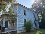 207 N Pierce Street, Washington, NC 27889 — 2-bedroom home, Washington, NC, photo 2 of 4: 207 N Pierce 3