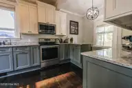 615 New Street, New Bern, NC 28560 — 3-bedroom home in New Bern Downtown Historic, New Bern, NC, photo 10 of 70: Bonci_RealEstatePhotos_SamanthaMilligan_