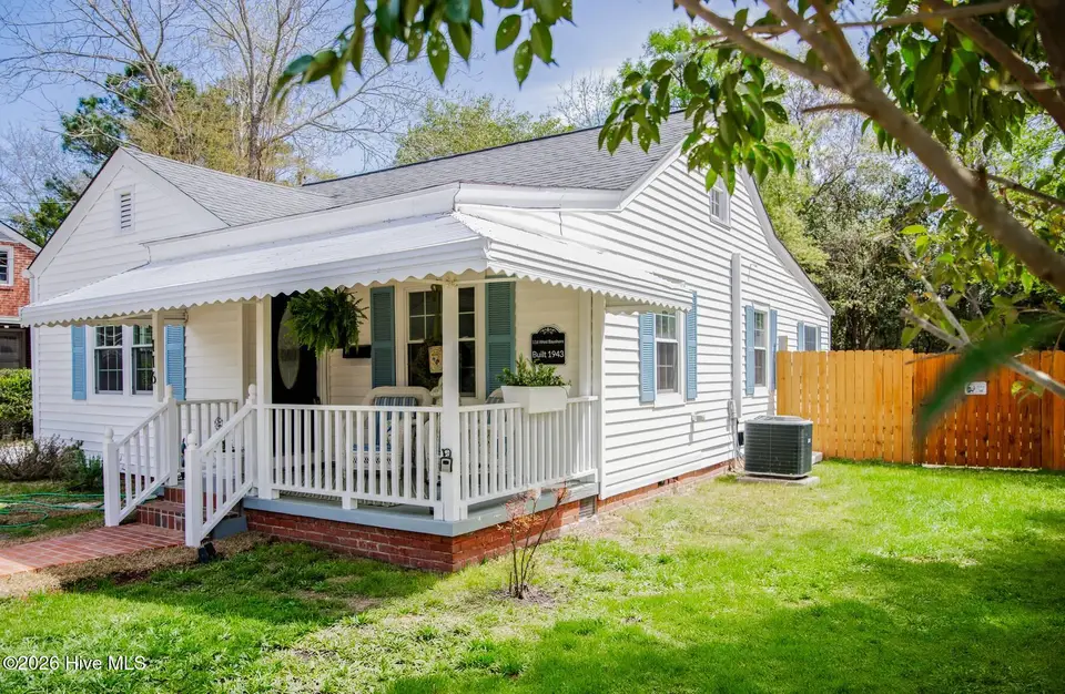 116 W Bayshore Boulevard, Jacksonville, NC 28540 — 3-bedroom home in Bayshore Estates, Jacksonville, NC, photo 1 of 18: Main