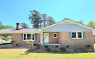 1018 Karen Drive, New Bern, NC 28562 — 3-bedroom home in Kingswood Villas, New Bern, NC, photo 1 of 24: Front of House