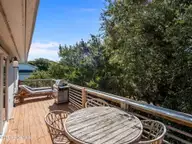 5415 Cedar Tree Lane, Emerald Isle, NC 28594 — 3-bedroom waterfront home in Emerald Isle By The Sea, Emerald Isle, NC, photo 7 of 57: 5415 Cedar Tree Lane
