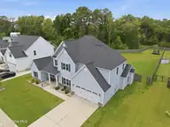 105 Tundra Trail, Swansboro, NC 28584 — 5-bedroom home in Swansgate, Swansboro, NC, photo 2 of 54