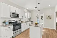 1910 Oak Street, Wilmington, NC 28401 — 3-bedroom home in Sunset Park, Wilmington, NC, photo 7 of 24: 41-web-or-mls-DSC03686-Edited