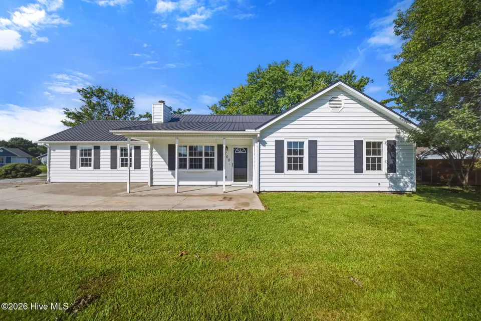 700 Covington Court, Hubert, NC 28539 — 3-bedroom home in Foxtrace, Hubert, NC, photo 1 of 42
