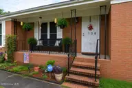 126 Dare Drive, New Bern, NC 28560 — 3-bedroom home in Croatan Woods, New Bern, NC, photo 2 of 18: 126 Dare-0762