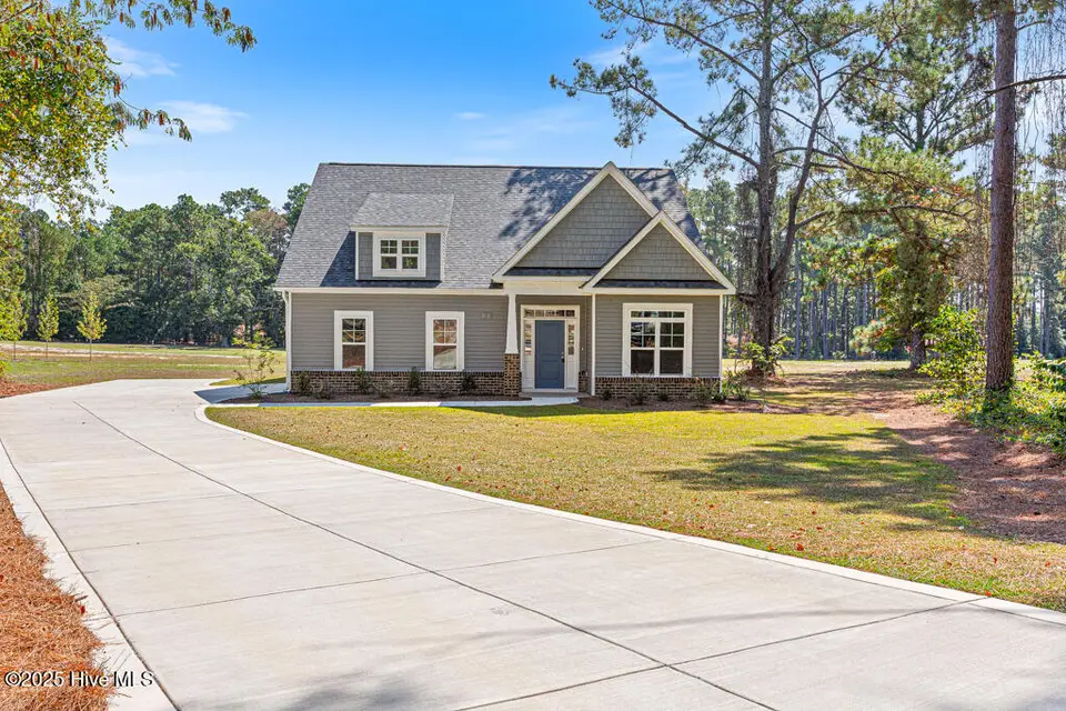 3 Vineyard Place, Jackson Springs, NC 27281 — 4-bedroom home in FoxFire, Jackson Springs, NC, photo 1 of 41: 3 Vinyard Place-LR-JFP-1