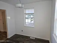 516 National Court Drive, New Bern, NC 28560 — 2-bedroom home, New Bern, NC, photo 9 of 27