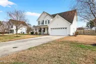 107 Brookhaven Drive, Richlands, NC 28574 — 3-bedroom home in Brookhaven, Richlands, NC, photo 2 of 34