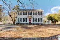 2405 Williamsburg Drive NW, Wilson, NC 27896 — 4-bedroom home in Cedar Run, Wilson, NC, photo 1 of 34: 2405WilliamsburgDr_01