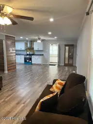 1000 S Claiborne Street S 0, Goldsboro, NC 27530 — 4-bedroom home in Woodford, Goldsboro, NC, photo 17 of 18: thumbnail_IMG_1632