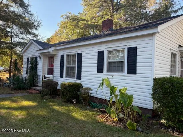514 Greenmead Drive, Kinston, NC 28501 — 2-bedroom home in Greenmeade, Kinston, NC, photo 1 of 1: Front