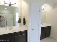 104 Falken Court, New Bern, NC 28562 — 4-bedroom home in Lindenrain, New Bern, NC, photo 18 of 33: master bath