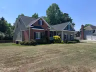 105 Fawn Trail, Jacksonville, NC 28540 — 5-bedroom home in Parkwood Estates, Jacksonville, NC, photo 3 of 6: IMG_7598